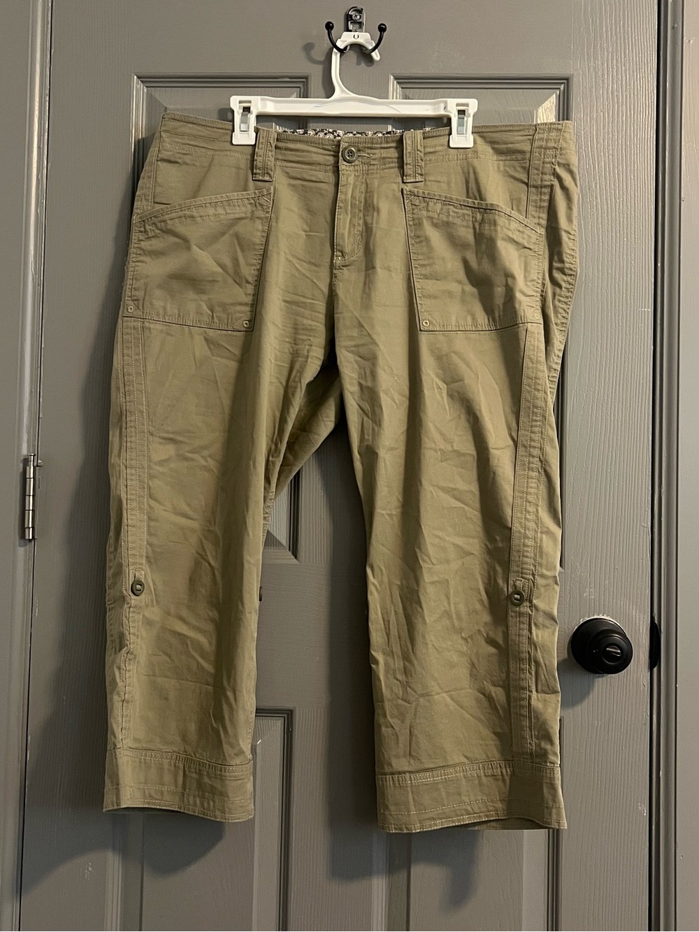 Aventura Light Sage Cargo Capris - Picture 7 of 8